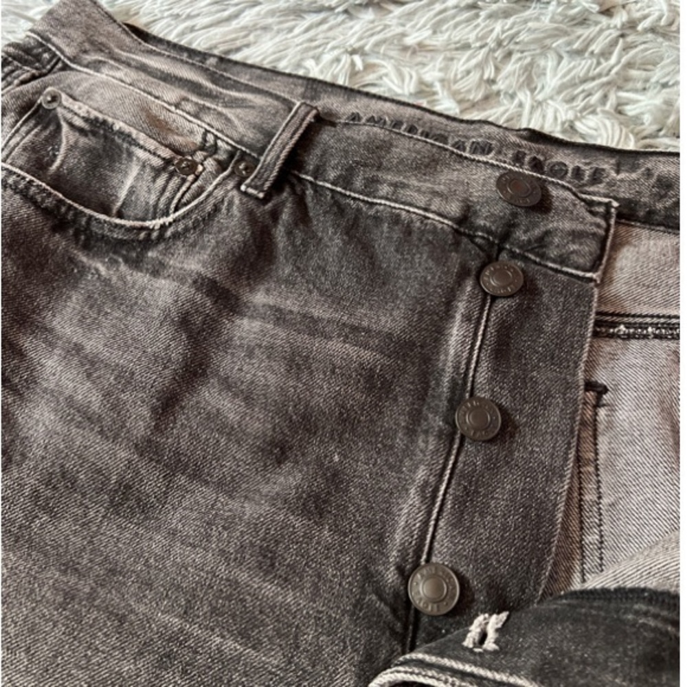 90s Boyfriend Shorts - Picture 3 of 6